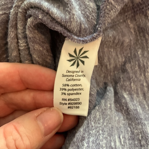 Athleta Sweatshirt - Picture 7 of 8